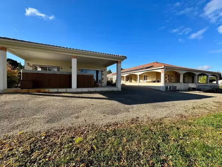 vente propriété 12 pièces 293 m² à l'honor-de-cos (82130)  549 000 €