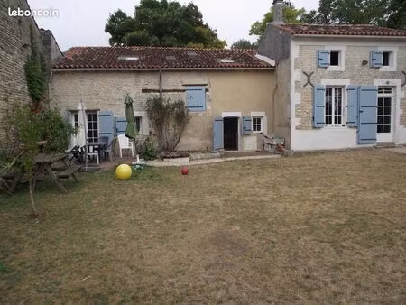superbe grande longère charentaise avec grande piscine