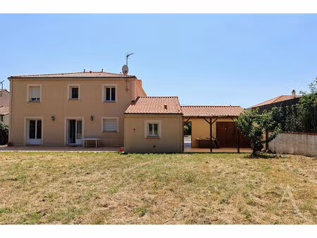 vente maison 8 pièces  191.00m²  montaigu