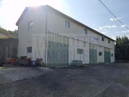 vente maison 686 m² orcinas (26220)