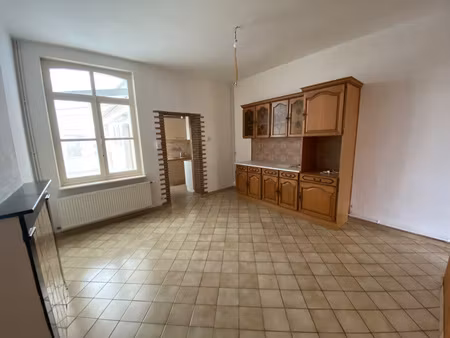 au centre de recquignies maison de ville en parfait etat