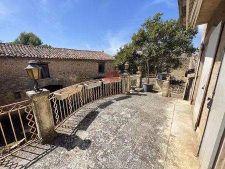 maison de maitre sur la commune de st bauzille de la sylve