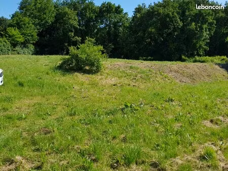 terrain avec dépendance