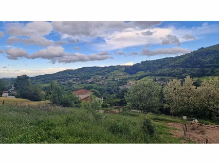 terrain viabilisé de 958 m2 sur satillieu