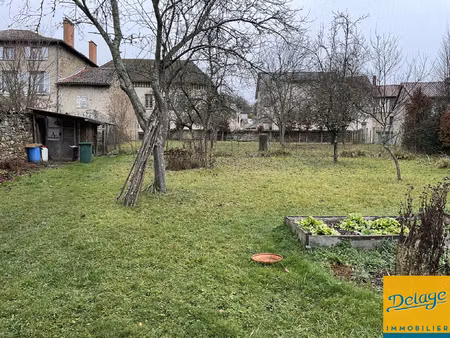 terrain 1009 m2 à solignac