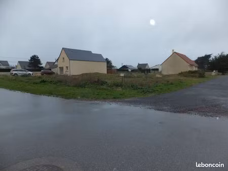 av terrain en lotissement que pour garer votre bateau et remorque. achetez moitié ou total