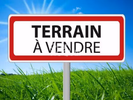 à vendre : terrain constructible arboré au verdon-sur-mer.