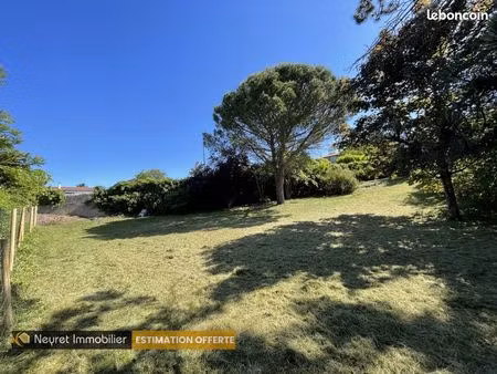 terrain 570 m² millery