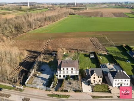 polyvalent hotel op perceel van 2755 m²