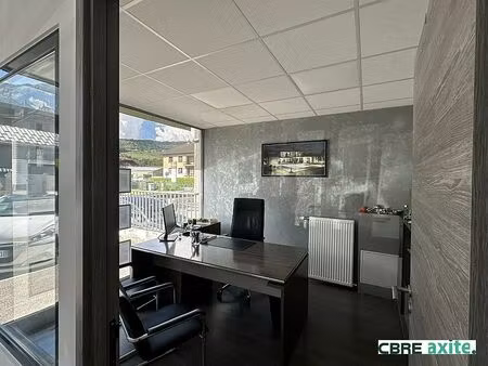 location commerce albertville 100 m²