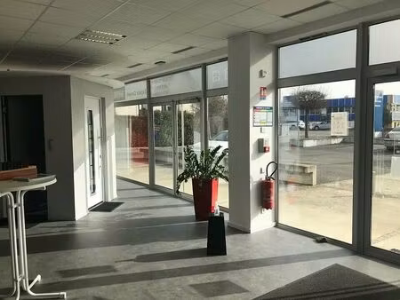 location bureau wettolsheim 146 m²