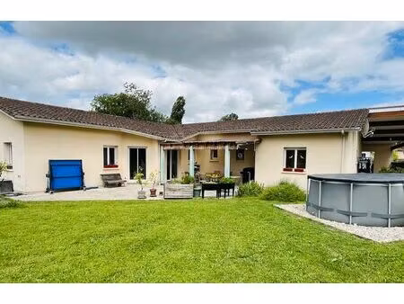 très belle maison de plain-pied avec grande surface habitable (220m2)  6 chambres  panneau