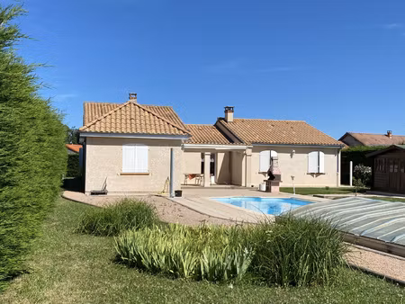 proche vichy : au calme  maison plain-pied de 137 m2 sur ter