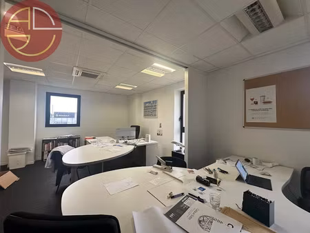 location locaux professionnels 53 m² à beauzelle (31700)  850 €