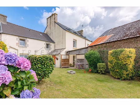 a vendre - lanhouarneau - ensemble immobiler de 368 m2 - mai