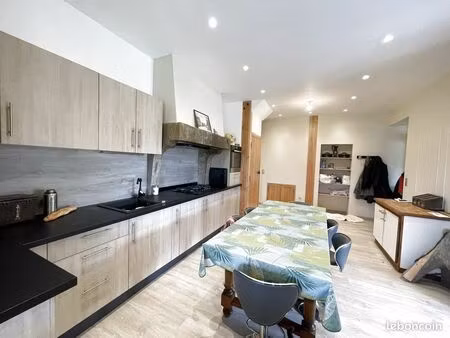 propriété 10 pièces 327 m²