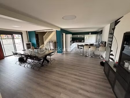 maison traditionnelle de 168 m² à derchigny