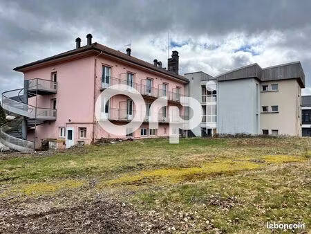 immeuble 39 pièces 1 500 m²