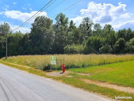 terrain 870 m² courdemanges