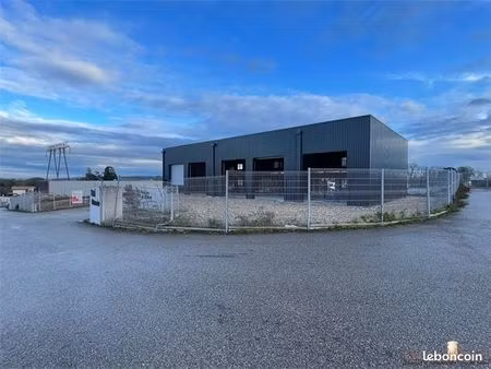 local industriel 133 m²