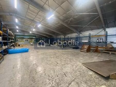 vente bureaux et commerces à villedieu-les-poêles-rouffigny (50800) : à vendre / 1067m² vi