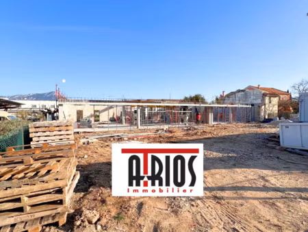 location bureau 107m2 le pradet 83220 - 2156 € - surface privée