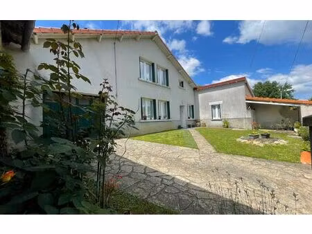 maison chassenon 901 m² t-4 à vendre  124 500 €