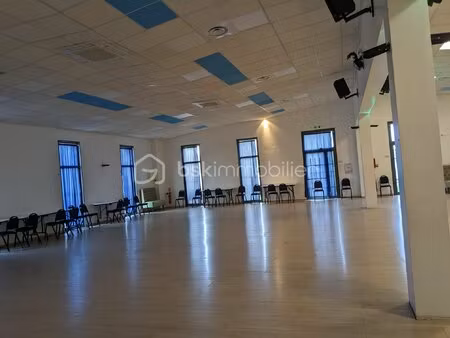 local d'activités de 976 m² à pringy