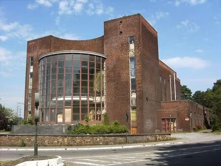 immeuble exceptionnel totalement a renover