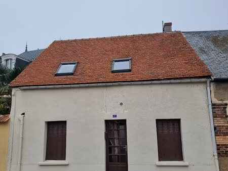 maison de ville  gare  ecoles et commerces a pied !