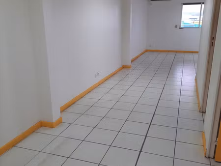 bureaux de 70m2 zac de nolivier 1er etage