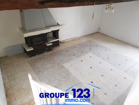 maison de ville au coeur d'aillant.