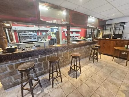 vente local commercial 7 pièces 250 m2 à guingamp