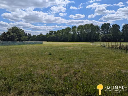 terrain constructible de 1332 m2