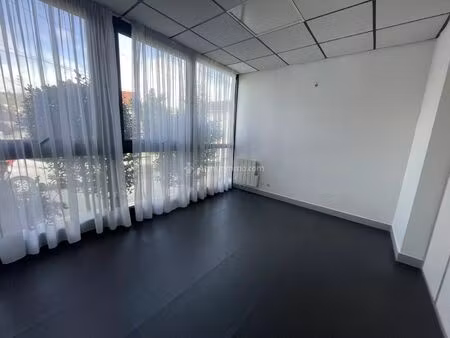 location local commercial 2 pièces 50 m2 à villebon-sur-yvette