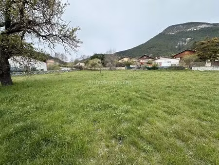 vente terrain 885 m2 à saint-andré-les-alpes