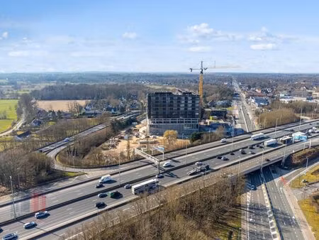high-end nieuwbouw kantoren langs kortrijksesteenweg à sint-denijs-westrem à partir de € 1