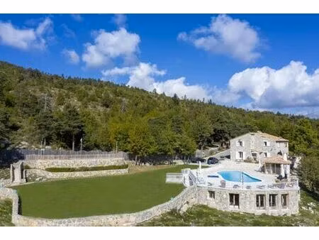 prestigieux château en vente lucéram  provence-alpes-côte d'azur