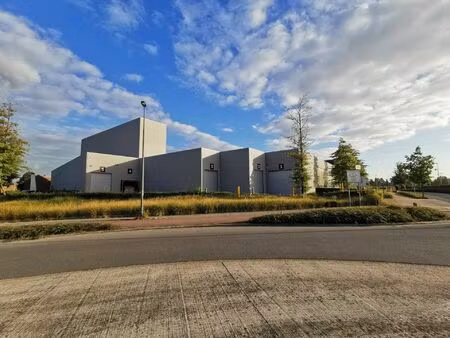 te huur: magazijnruimte en kantoorruimte in zwijndrecht