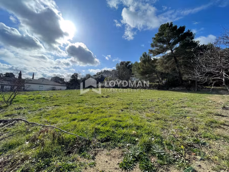 terrain plat 615m2 au calme 270 000€