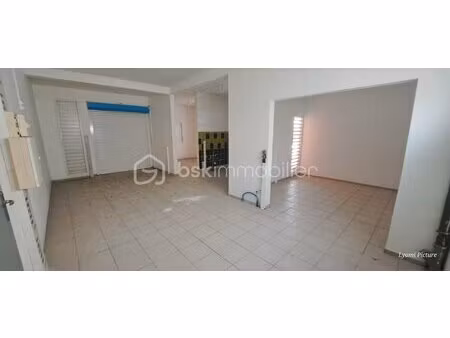 local d'activités de 58 83 m² à lamentin