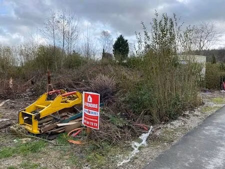 terrain a batir situe dans le parc residentiel de bambois