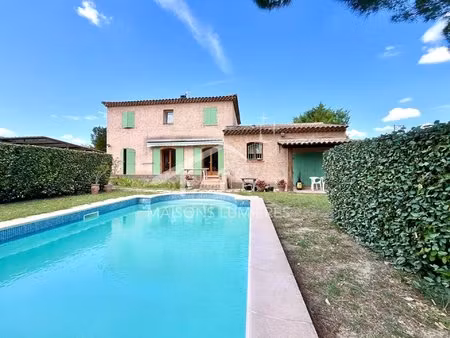 belle propriété sur st pantaléon avec jardin  piscine et double garage