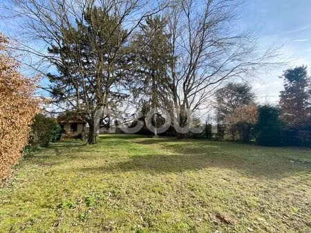 terrain libre constructeur 601 m² proximite immediate centre village