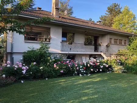 grande maison familiale à sainte-ruffine