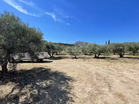 location terrain 4140 m² à eyguières (13430)  212 €