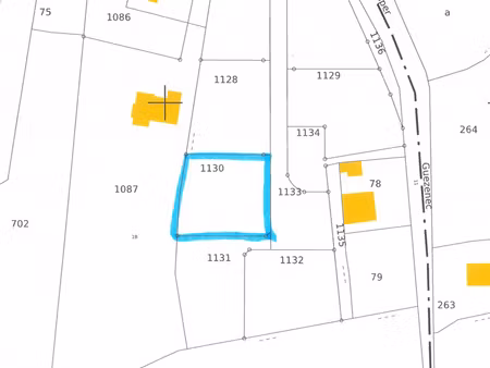 terrain à batir à plehedel  617m2  propre bourg et commerces