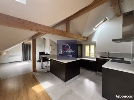 loft/atelier/surface 1 pièce 64 m²