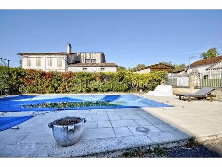 maison en pierre de 255 m² à saint-antoine-sur-l'isle