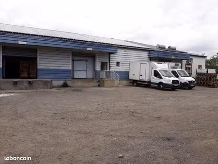 local industriel 1 150 m²